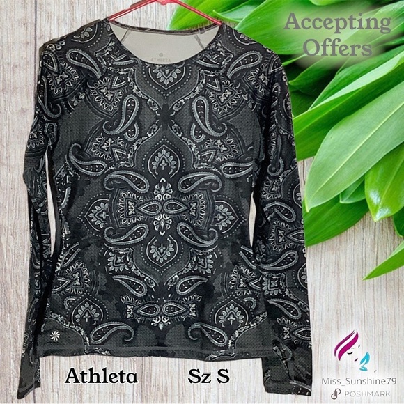 Athleta Tops - Athleta - Sz S - smooth athleisure shirt thumb holes long sleeve paisley pattern